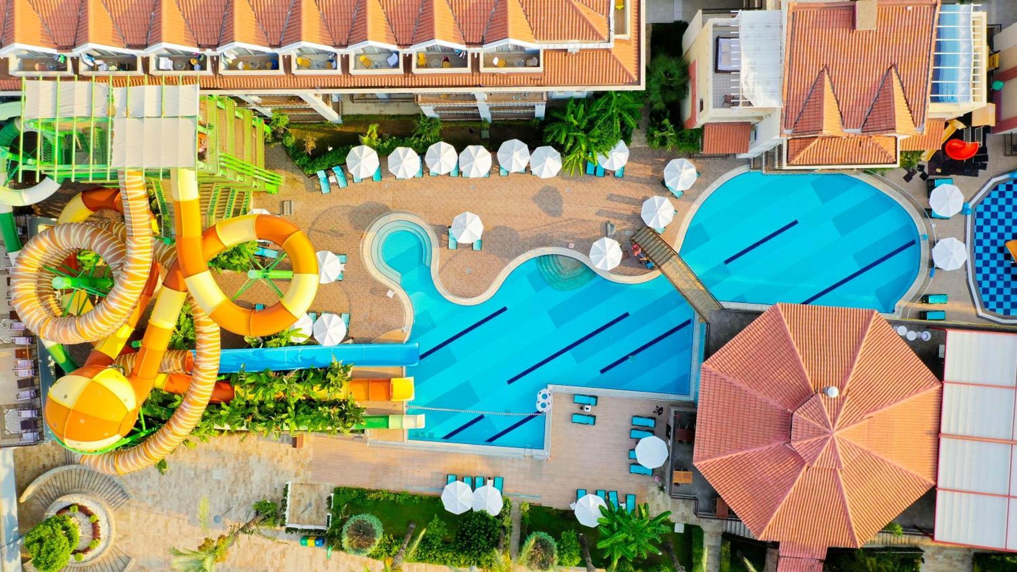 Crystal Aura Beach Resort y Spa Kemer Exterior foto