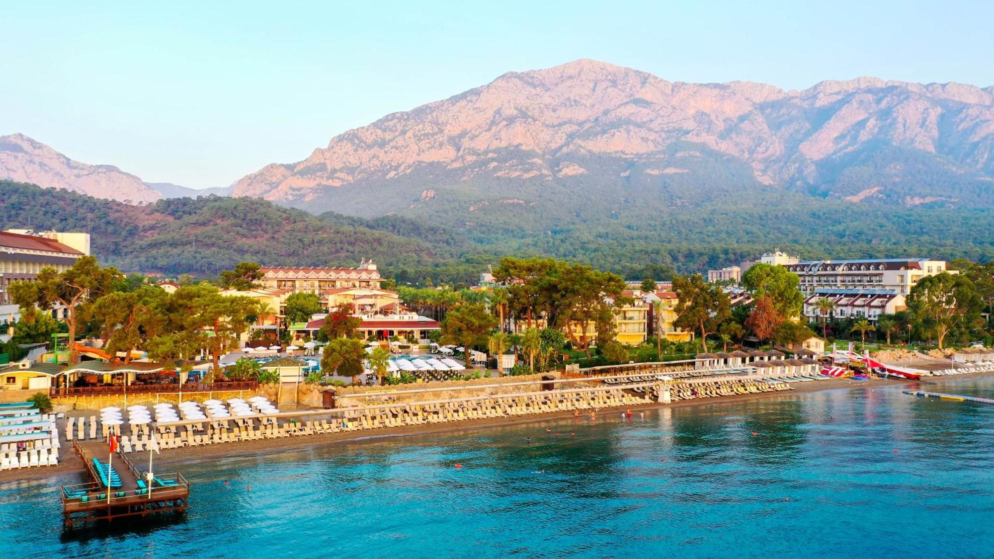 Crystal Aura Beach Resort y Spa Kemer Exterior foto