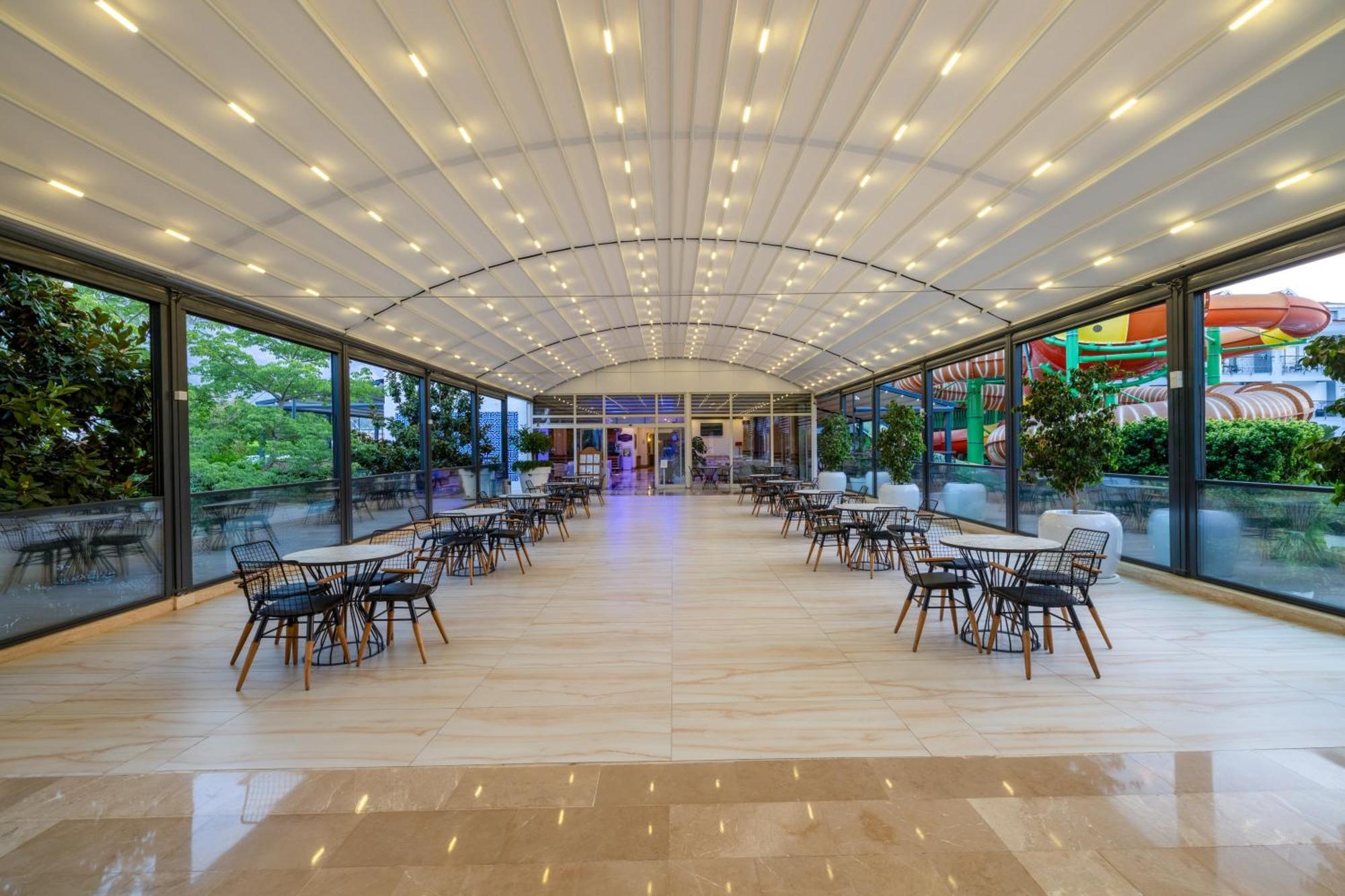 Crystal Aura Beach Resort y Spa Kemer Exterior foto