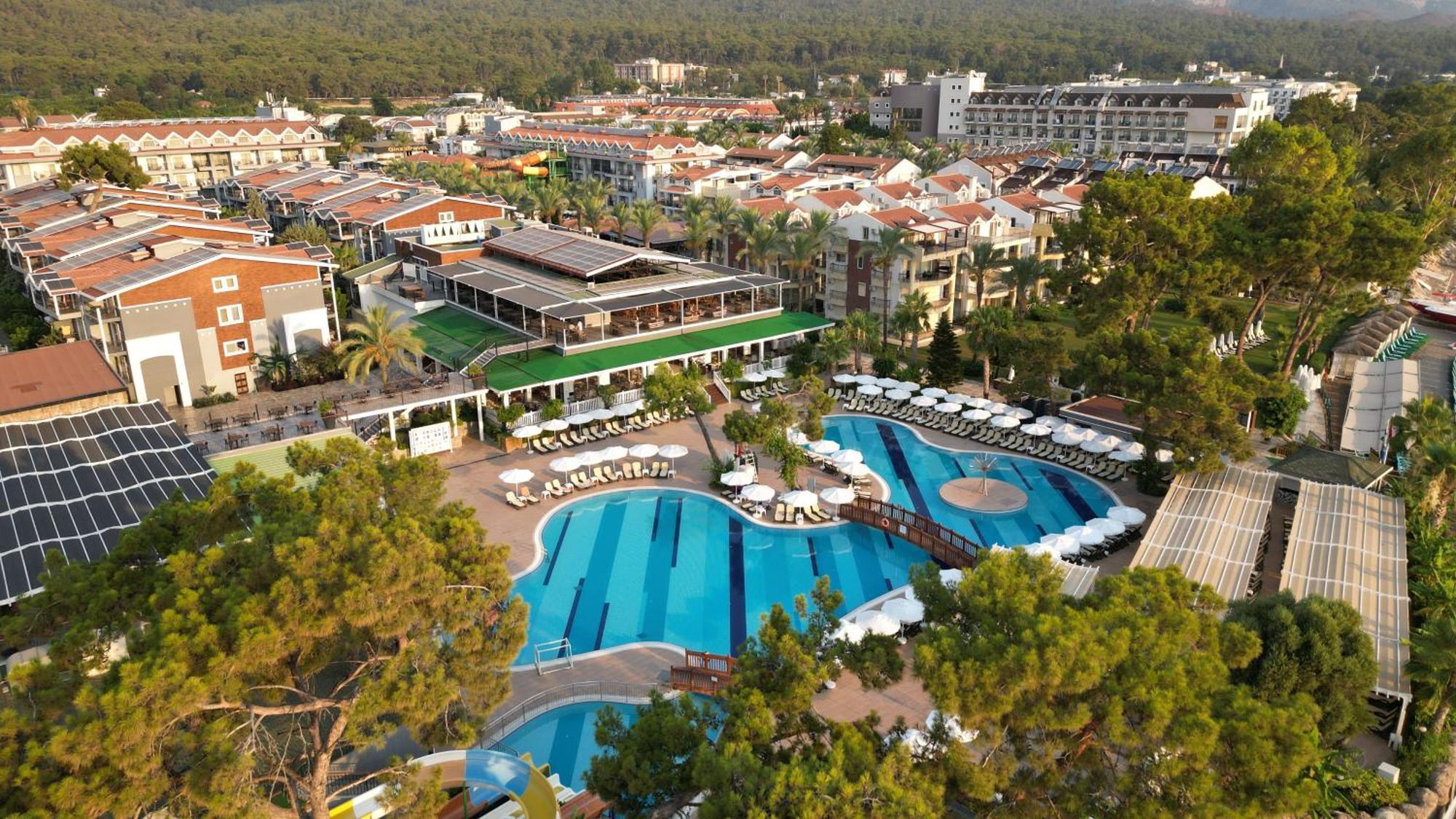 Crystal Aura Beach Resort y Spa Kemer Exterior foto