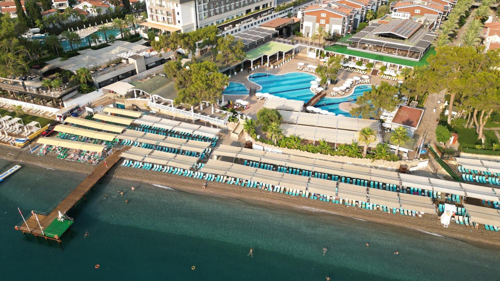 Crystal Aura Beach Resort y Spa Kemer Exterior foto
