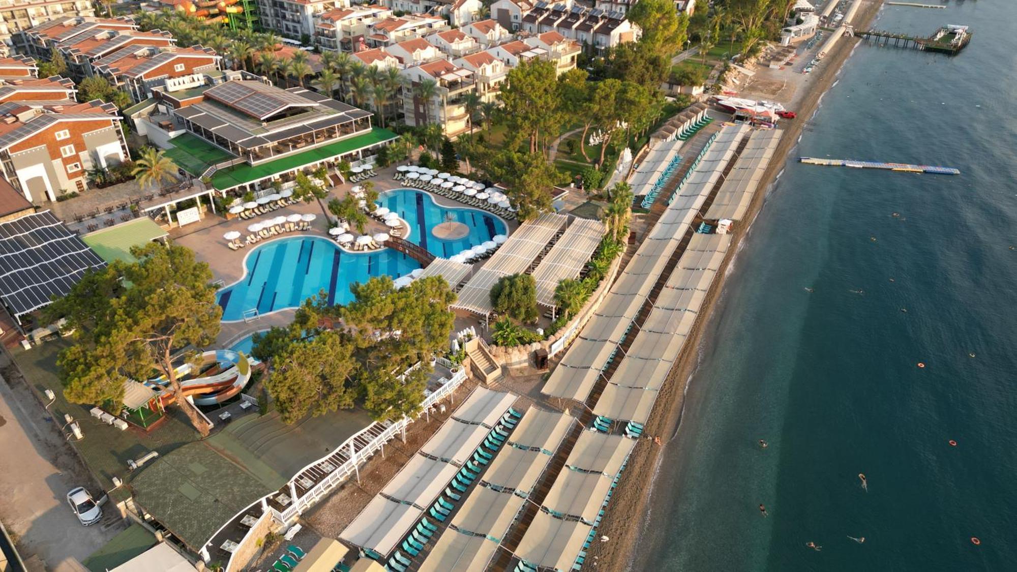 Crystal Aura Beach Resort y Spa Kemer Exterior foto