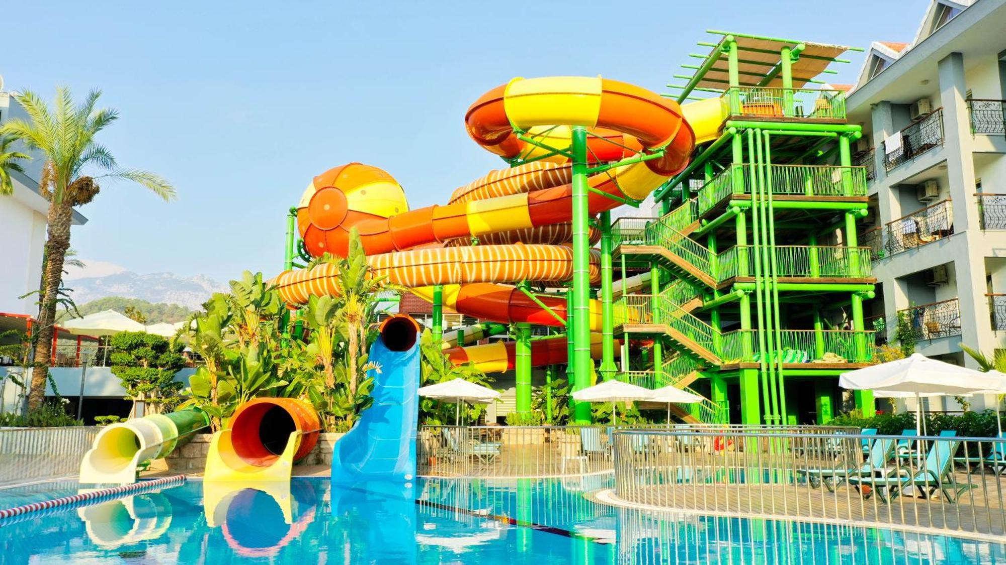 Crystal Aura Beach Resort y Spa Kemer Exterior foto